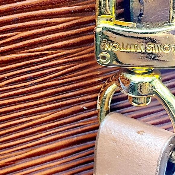 Louis Vuitton Epi Shoulder Bag - Picture 3 of 6